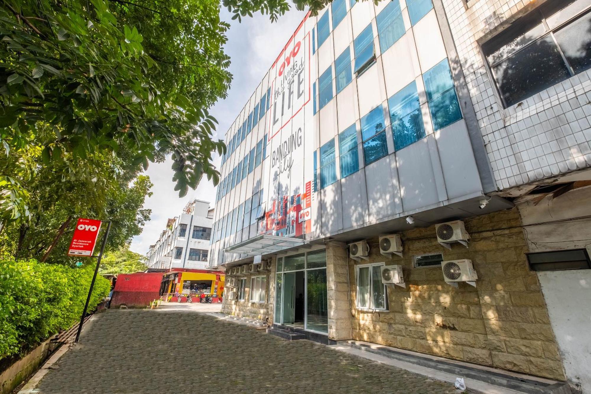 בנדונג Oyo Living 2195 Al Jazeerah Residence Syariah מראה חיצוני תמונה
